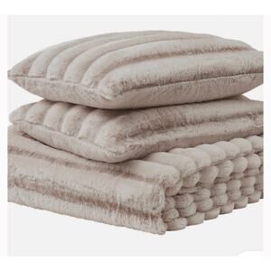FRYE 3-Piece Faux Fur Comforter– Cream, King ONLY the comforter is included.